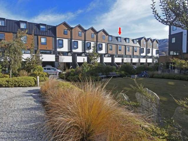 Townhouse for sale in Otakou