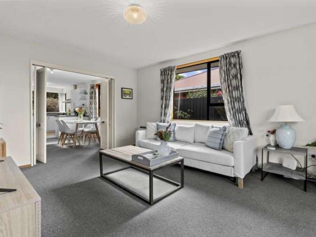 House for sale in Chaslands, Canterbury