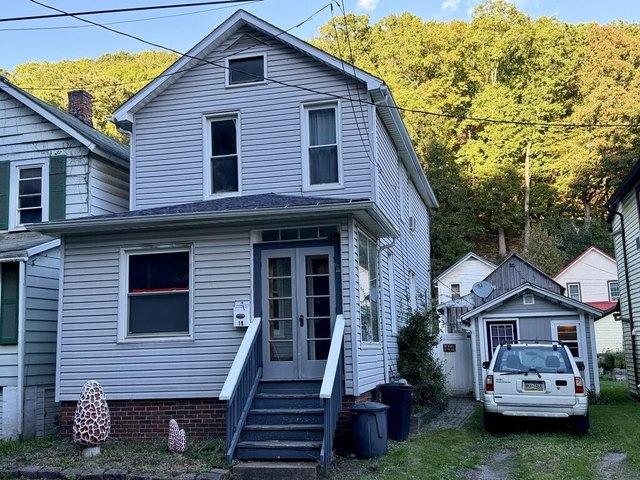 House for sale in Oil City, Venango County