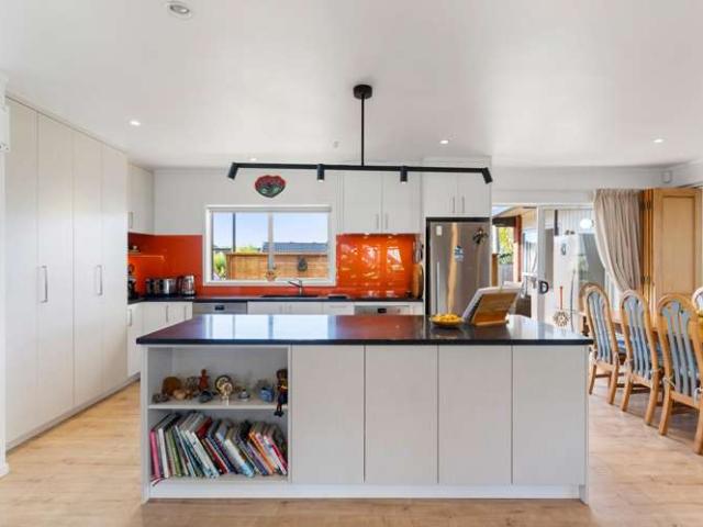 House for sale in Wairau Valley