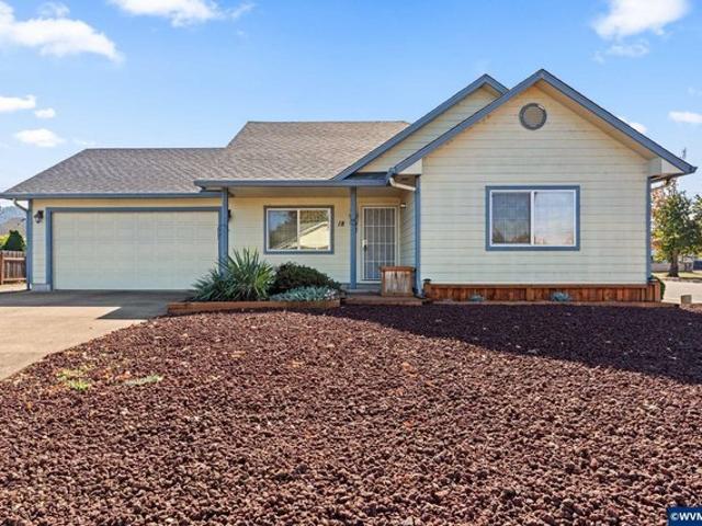 House for sale in Creswell, Lane County
