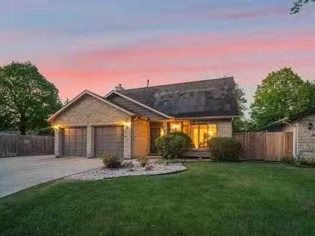 House for sale in East St. Paul, Manitoba