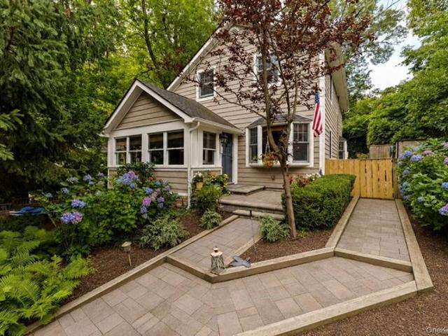 House for sale in Setauket, Town of Brookhaven