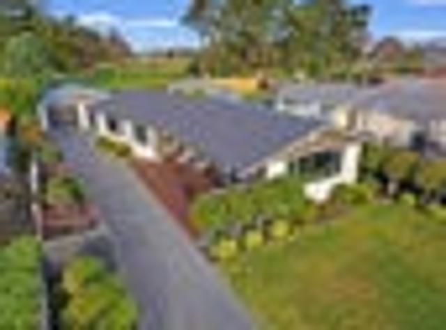 House for sale in Chaslands, Canterbury