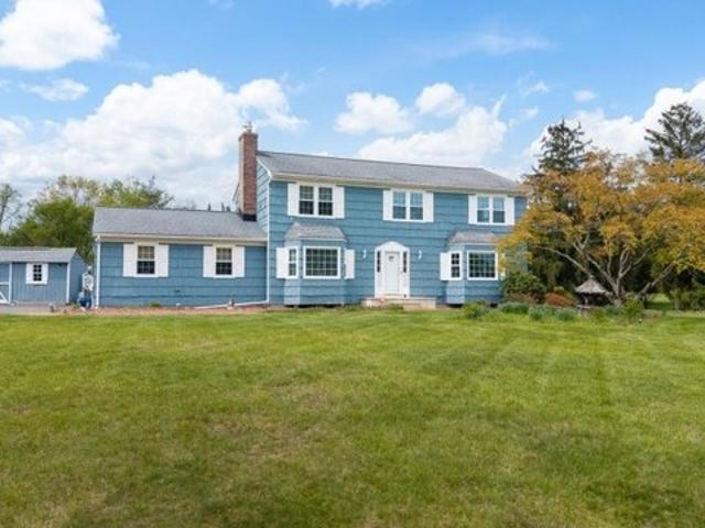 House for sale in Neshanic Station, New Jersey