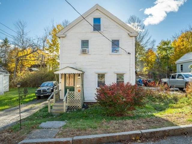 House for sale in Richmond, Maine