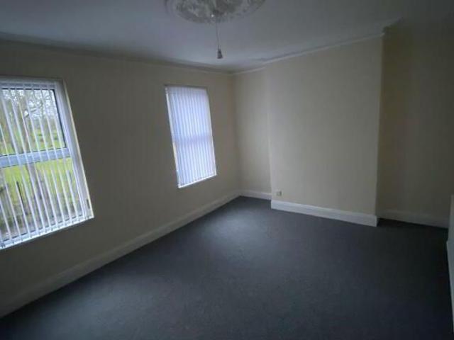 Townhouse for rent in Woodvale, Northern Ireland