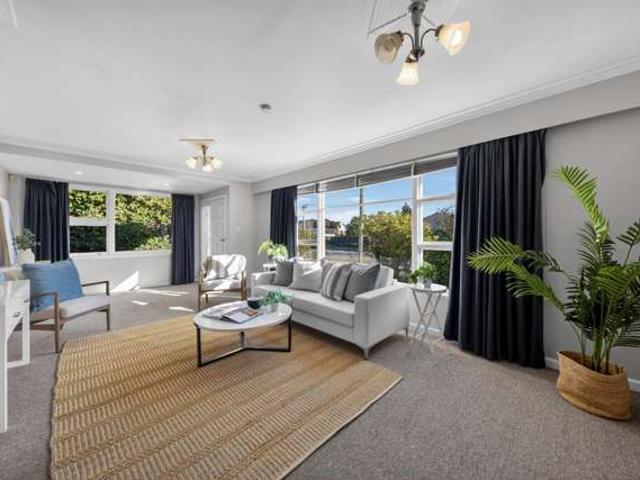 House for sale in Chaslands, Canterbury