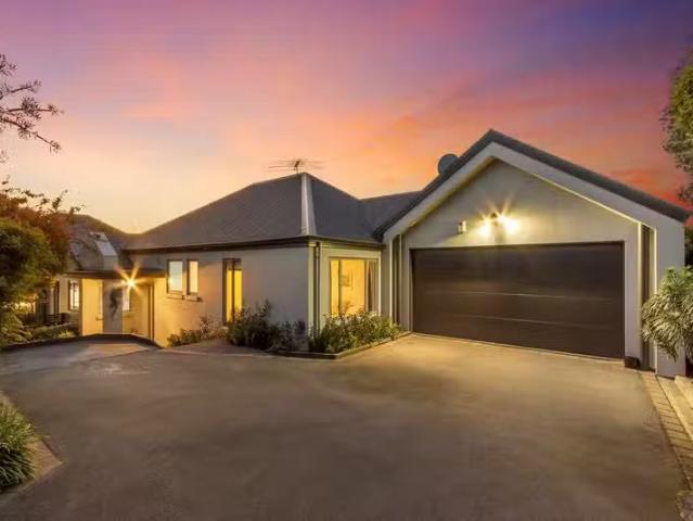 House for sale in Chaslands, Canterbury