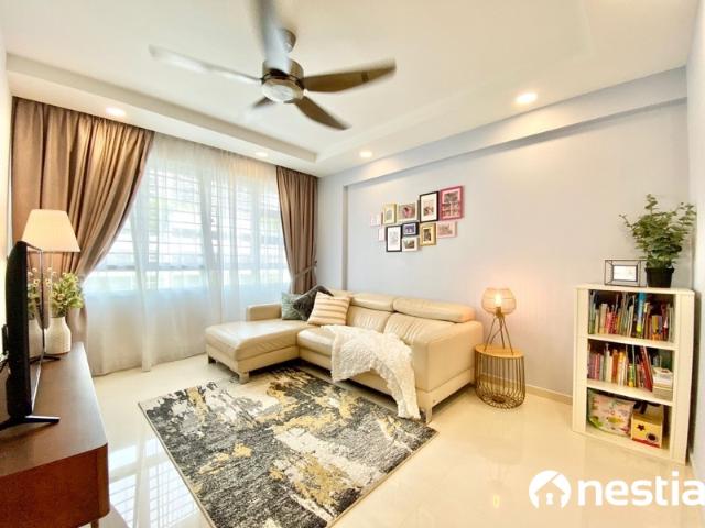 Apartment for sale in Macpherson