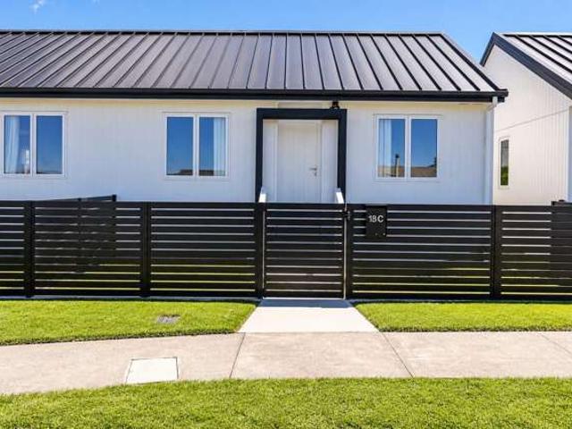 Apartment for sale in Greenmeadows, Napier City
