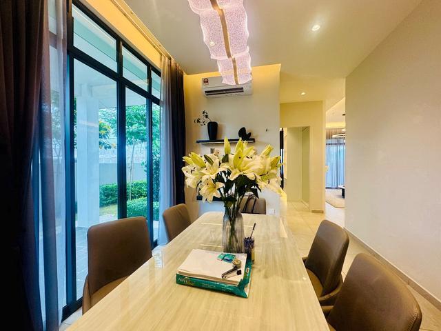 Terraced House for sale in Rembia, Malaka