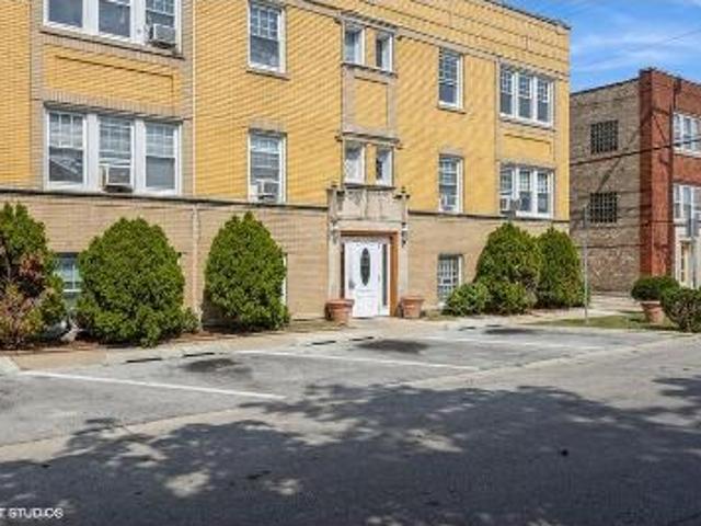 Condo for sale in Berwyn Condo for sale in Berwyn