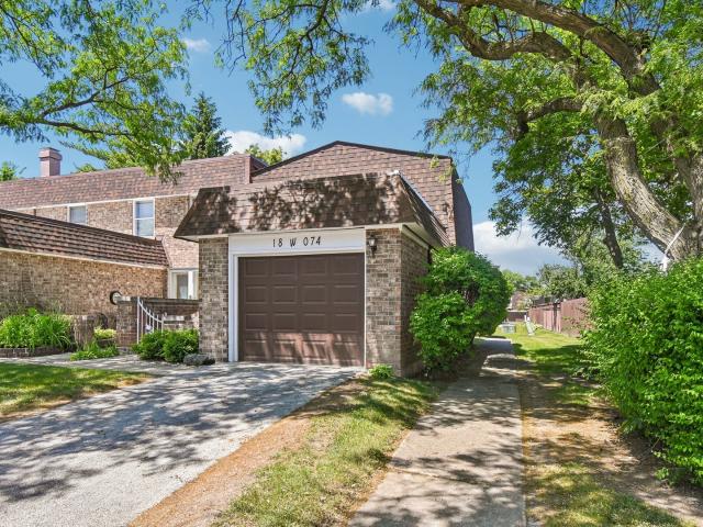 Townhouse for sale in Villa Park, Illinois