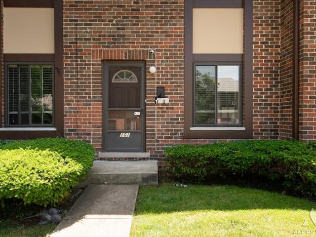 Townhouse for sale in Villa Park, Illinois
