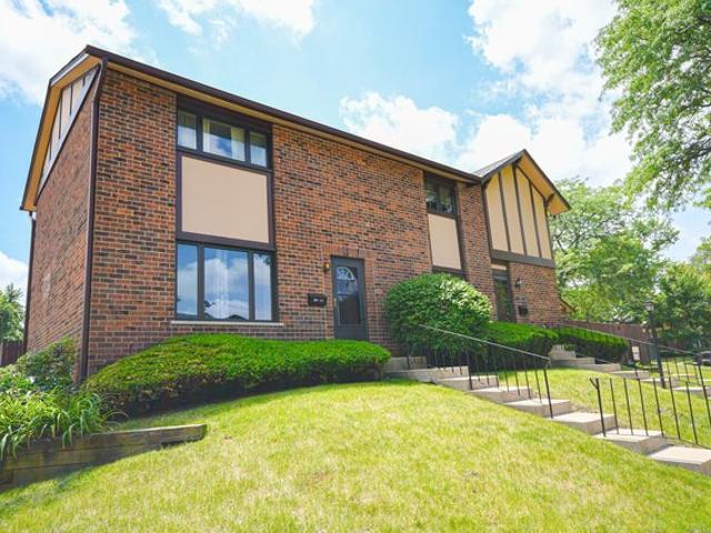 Townhouse for sale in Villa Park, Illinois