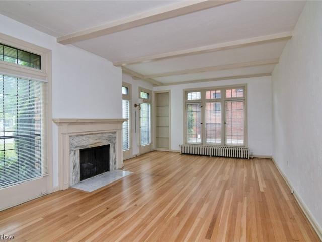 House for sale in Sussex, Shaker Heights