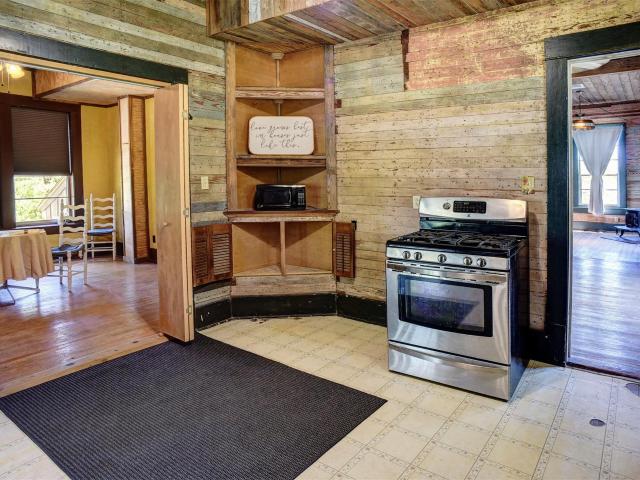 House for sale in Manor