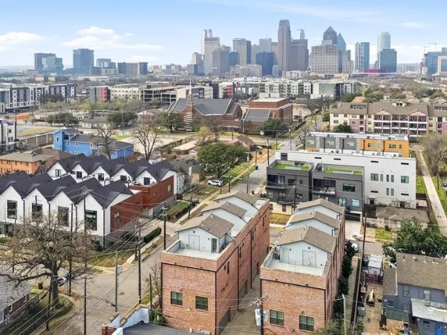 Townhouse for sale in Dallas, Texas