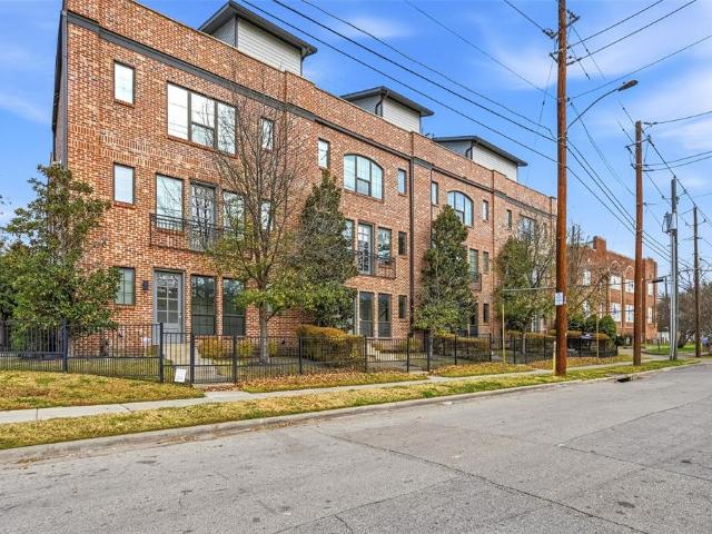 Townhouse for sale in Dallas, Texas