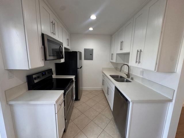 Apartment for rent in Redondo Beach, California