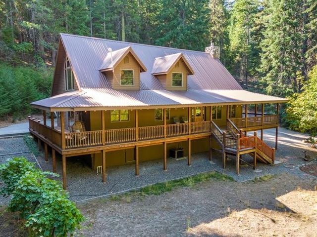 House for sale in Weed, California