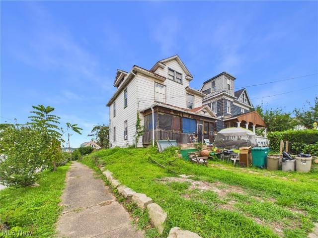 House for sale in Parkersburg, West Virginia