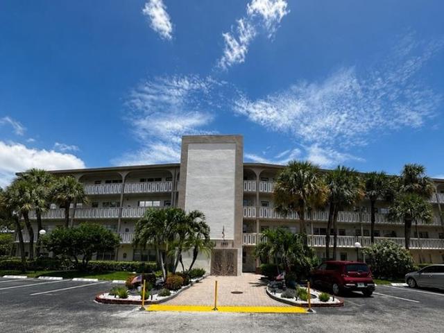 Condo for sale in Coconut Creek, Florida