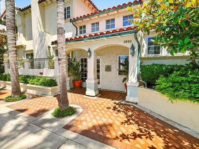 Condo for sale in Long Beach, California