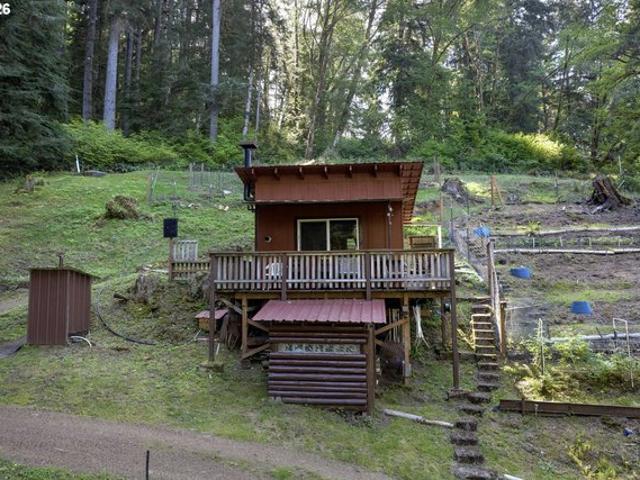 House for sale in Reedsport, Douglas County