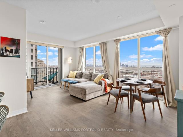 Condo for sale in Toronto, Golden Horseshoe