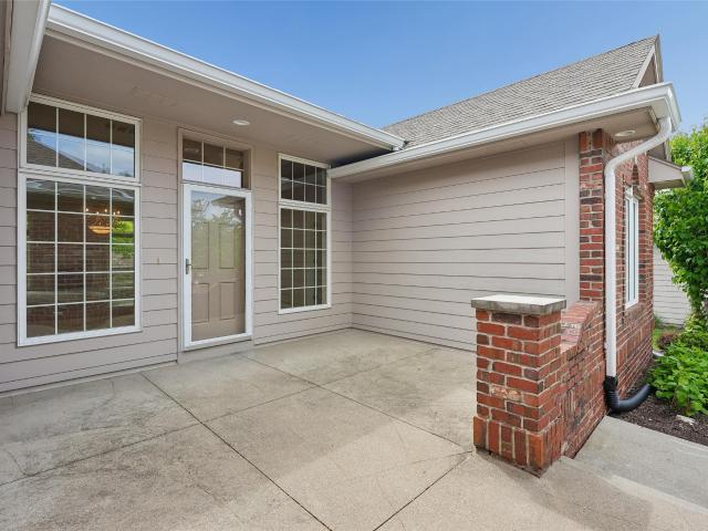 Condo for sale in Clive, Iowa