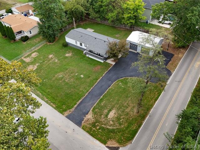 House for sale in Sellersburg, Clark County