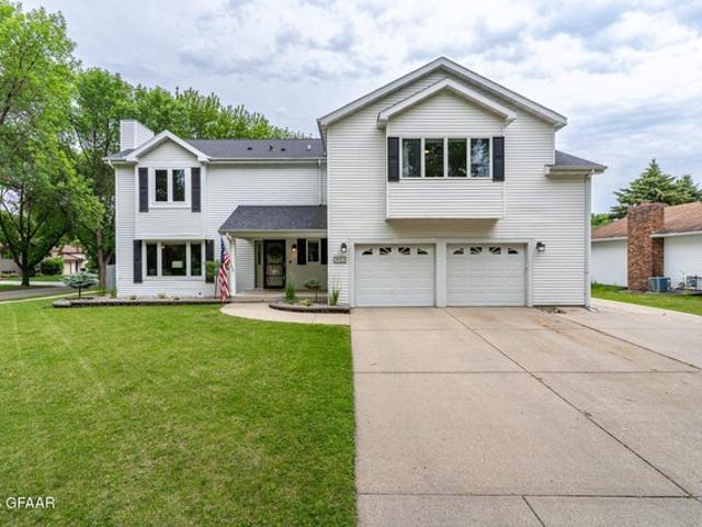 House for sale in Grand Forks, North Dakota