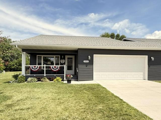 Townhouse for sale in Windom, Minnesota