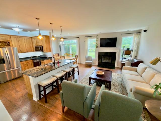 Townhouse for sale in Carpentersville, Illinois