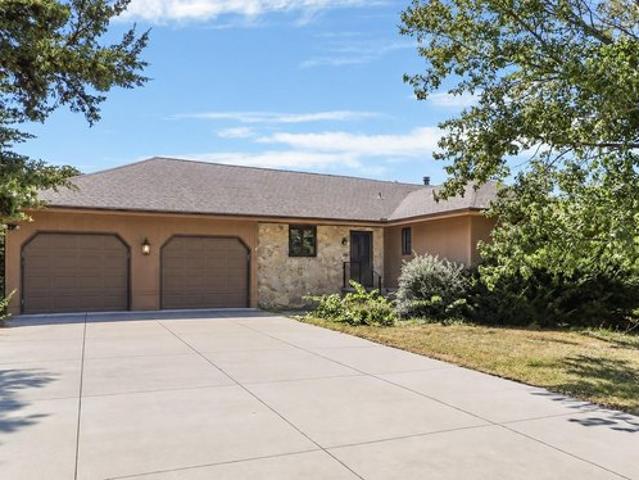 House for sale in Manhattan, Riley County