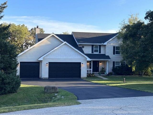 House for sale in Mchenry, Illinois