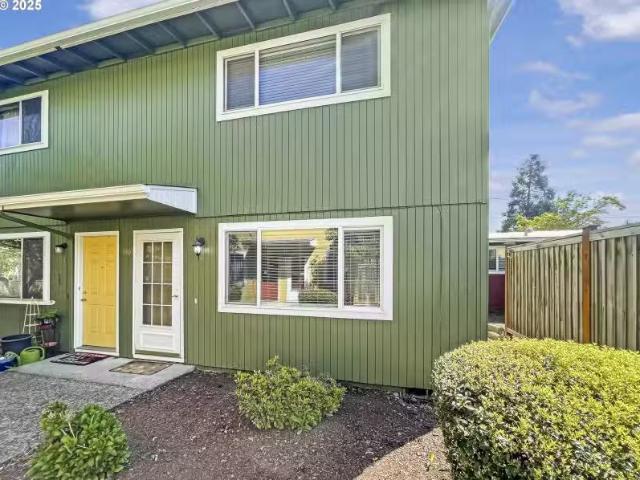 Condo for sale in Eugene