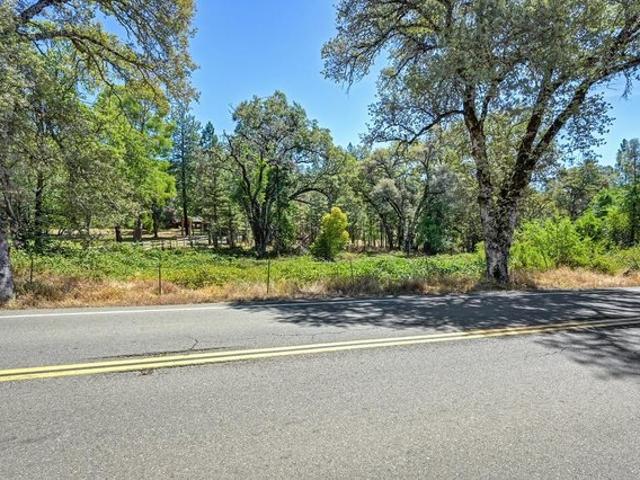Land for sale in Applegate, California