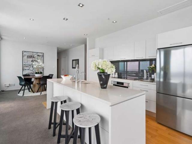 Apartment for sale in Takapuna