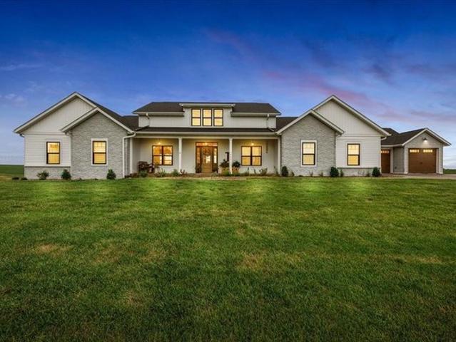 House for sale in Cedar, Iowa