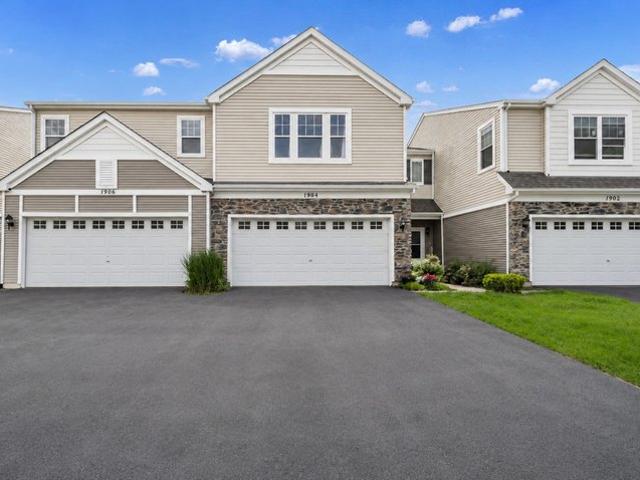 Townhouse for sale in Carpentersville, Illinois
