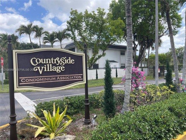 Condo for sale in Hialeah, Florida
