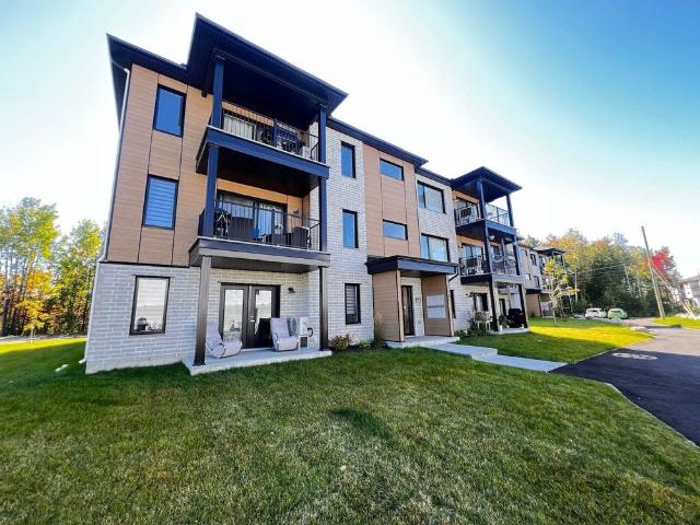 Apartment for rent in Faubourg-des-Tuyaux, Saint-Jean-de-l'Île-d'Orléans