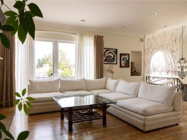 Townhouse for sale in Canoga Park, California