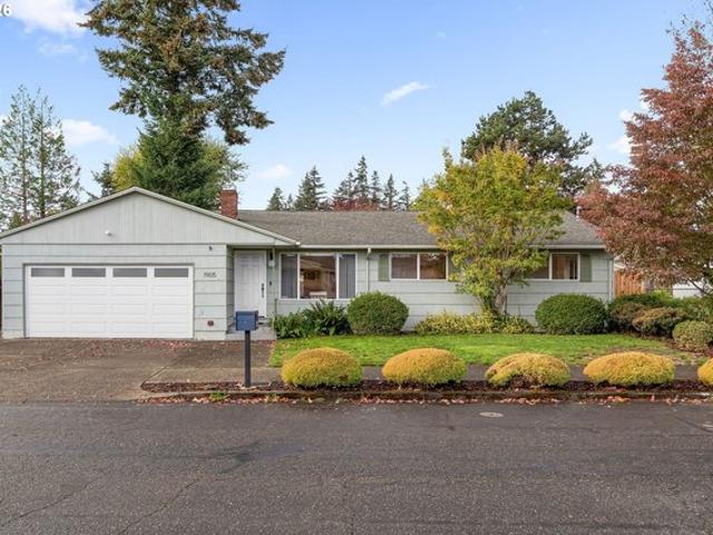 House for sale in Centennial, Portland