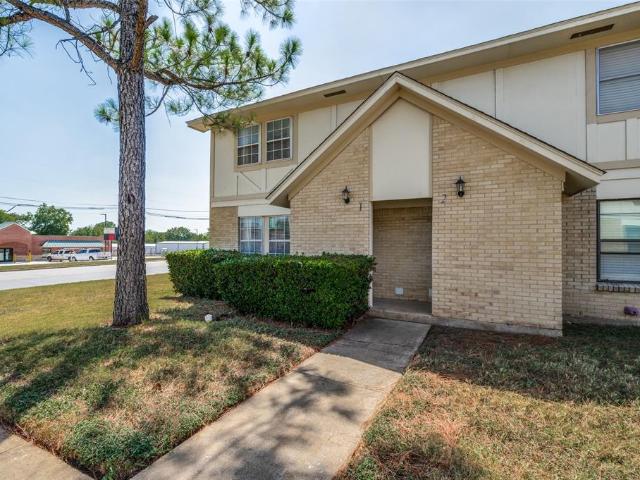 Townhouse for sale in Denison, Texas