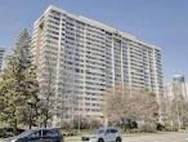Condo for sale in Mississauga Valleys, Mississauga