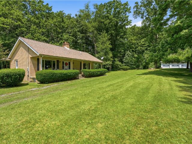 House for sale in New Bedford, Pennsylvania